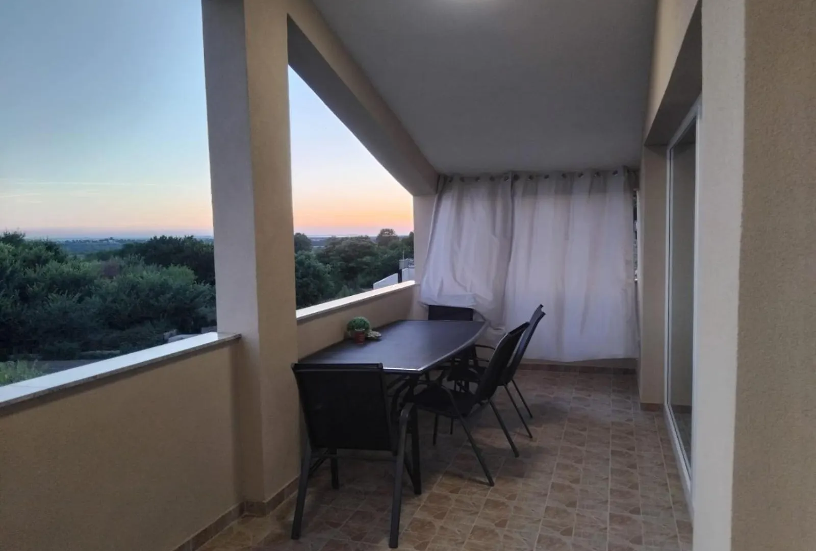 Apartman Zdravka Policnik Guest house